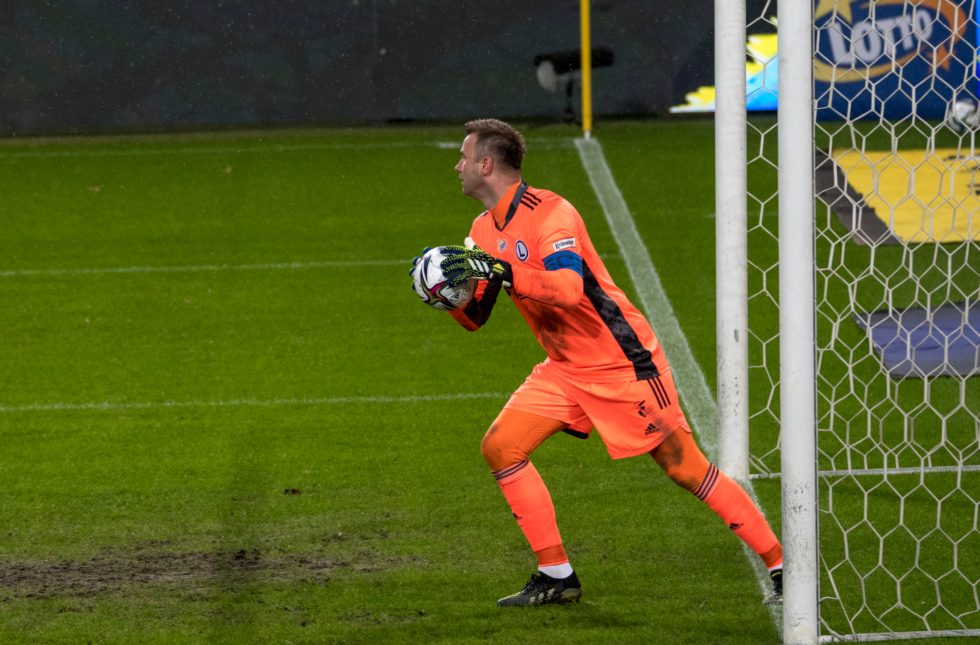 Artur Boruc przedłuża kontrakt&#8230; po królewsku