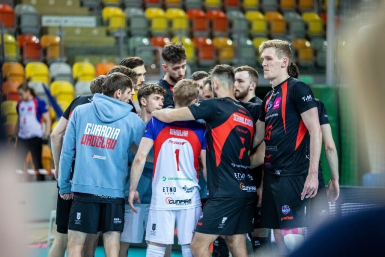 Chemeko-System Gwardia Wrocław zmaga się z trudnościami finansowo-organizacyjne.