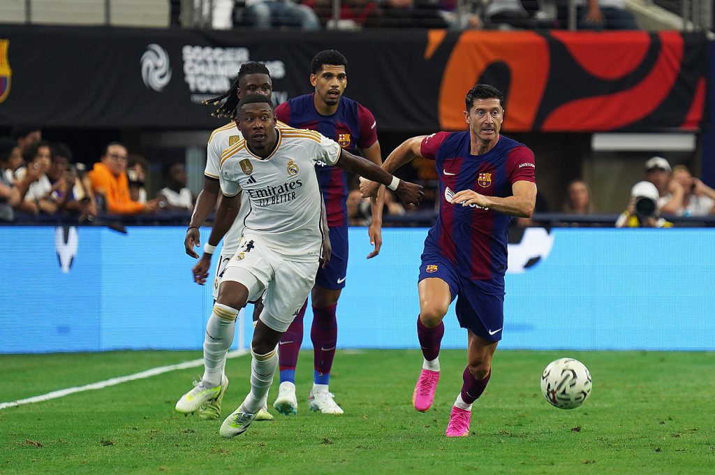 Arlington, Texas, United States: Real Madrid's David Alaba and Barcelona's Robert Lewandowski run after the ball during the Soccer Champions Tour game between Barcelona and Real Madrid played at AT&amp;T Stadium on Saturday July 29, 2023.  (Photo by Javier Vicencio / Eyepix Group/Sipa USA)
2023.07.29 Arlington
pilka nozna sparing
FC Barcelona - Real Madryt
Foto Javier Vicencio / Eyepix Group/SIPA USA/PressFocus

!!! POLAND ONLY !!!