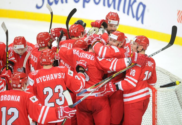 2016.04.27 Katowice Spodek Arena
Hokej na lodzie IIHF Mistrzostwa Swiata Dywizji 1A w hokeju na lodzie Grupa A
Polska - Austria (Poland - Austria)
N/z radosc po meczu reprezentacja Polski Kruczek Maciej  Pasiut Grzegorz
Foto Lukasz Sobala / PressFocus

2016.04.27 Katowice Spodek Arena
Ice Hockey IIHF World Championship Poland Division 1A - Group A
Polska - Austria (Poland - Austria)
radosc po meczu reprezentacja Polski Kruczek Maciej  Pasiut Grzegorz
Credit: Lukasz Sobala / PressFocus