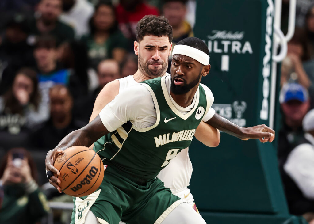 (240125) -- MILWAUKEE, Jan. 25, 2024 (Xinhua) -- Milwaukee Bucks forward Bobby Portis (R) competes during the NBA regular season game between Milwaukee Bucks and Cleveland Cavaliers in Milwaukee, the United States, Jan. 24, 2024. (Photo by Joel Lerner/Xinhua)

2024.01.24 Milwaukee
koszykowka mezczyzn , amerykanska liga koszykowki NBA
Milwaukee Bucks - Cleveland Cavaliers
Foto Joel Lerner/Xinhua/PressFocus

!!! POLAND ONLY !!!