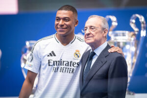 Kylian Mbappe official presentation at Santiago Bernabeu as new player of Real Madrid in Santiago Bernabeu stadium in Madrid, 16 July 2024. Mbappe with Florentino Perez

(Photo by Cordon Press/Sipa USA)
2024.07.16 Madryt
pilka nozna liga hiszpanska
Kylian Mbappe pilkarze Realu Madryt - prezentacja
Foto Cordon Press/SIPA USA/PressFocus

!!! POLAND ONLY !!!