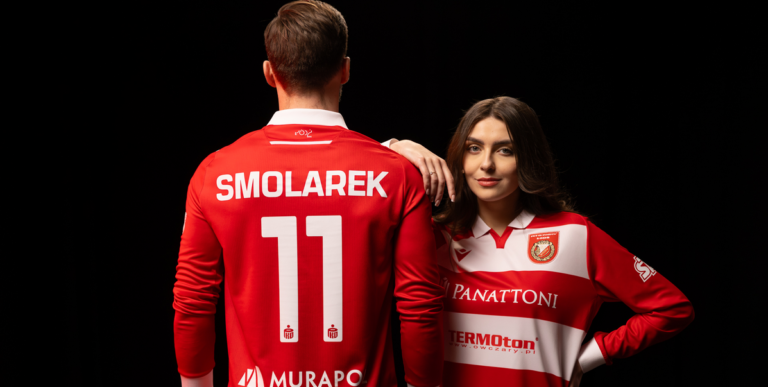 Limitowana koszulka Widzewa Łódź już w sprzedaży. Nawiązuje do złotej ery