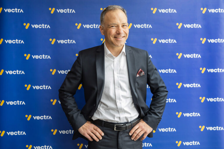 Vectra sponsorem głównym Sebastiana Kawy – 18-krotnego mistrza świata w szybownictwie