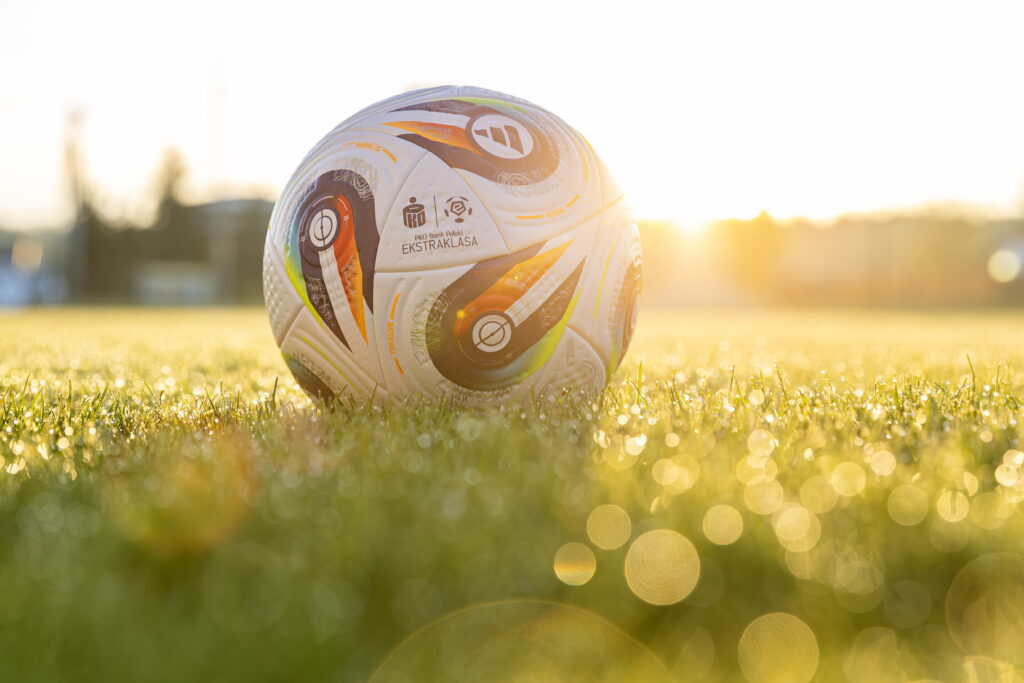 KATY WEGIERSKIE 21.05.2025
SESJA FOTOGRAFICZNA PILKI ADIDAS KONEKTIS NA SEZON 2025/26 PKO EKSTRAKLASY --- PKO EKSTRAKLASA OFFICIAL BALL KONEKTIS PHOTO SESSION
PILKA KONEKTIS
FOT. PIOTR KUCZA/FOTOPYK