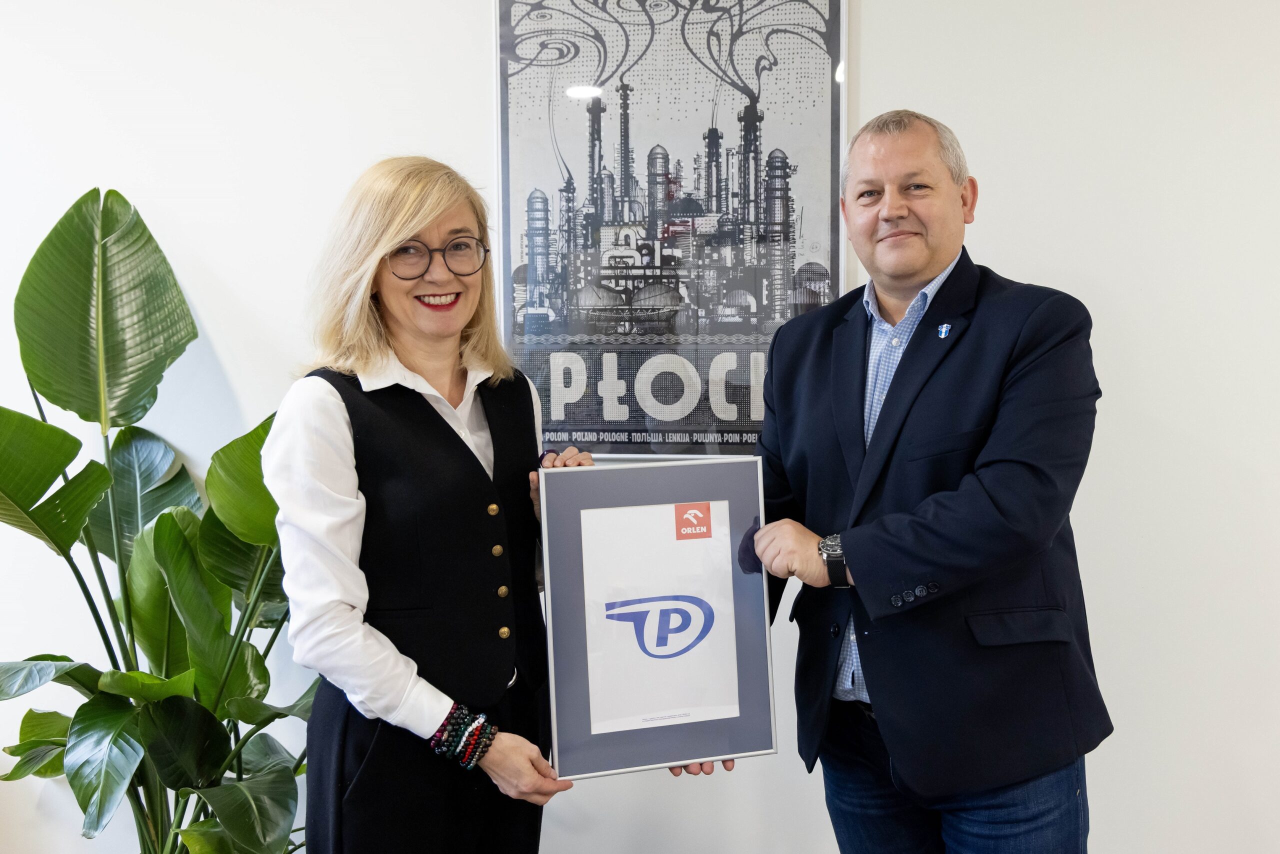 Orlen przekazał legendarny herb Wiśle Płock