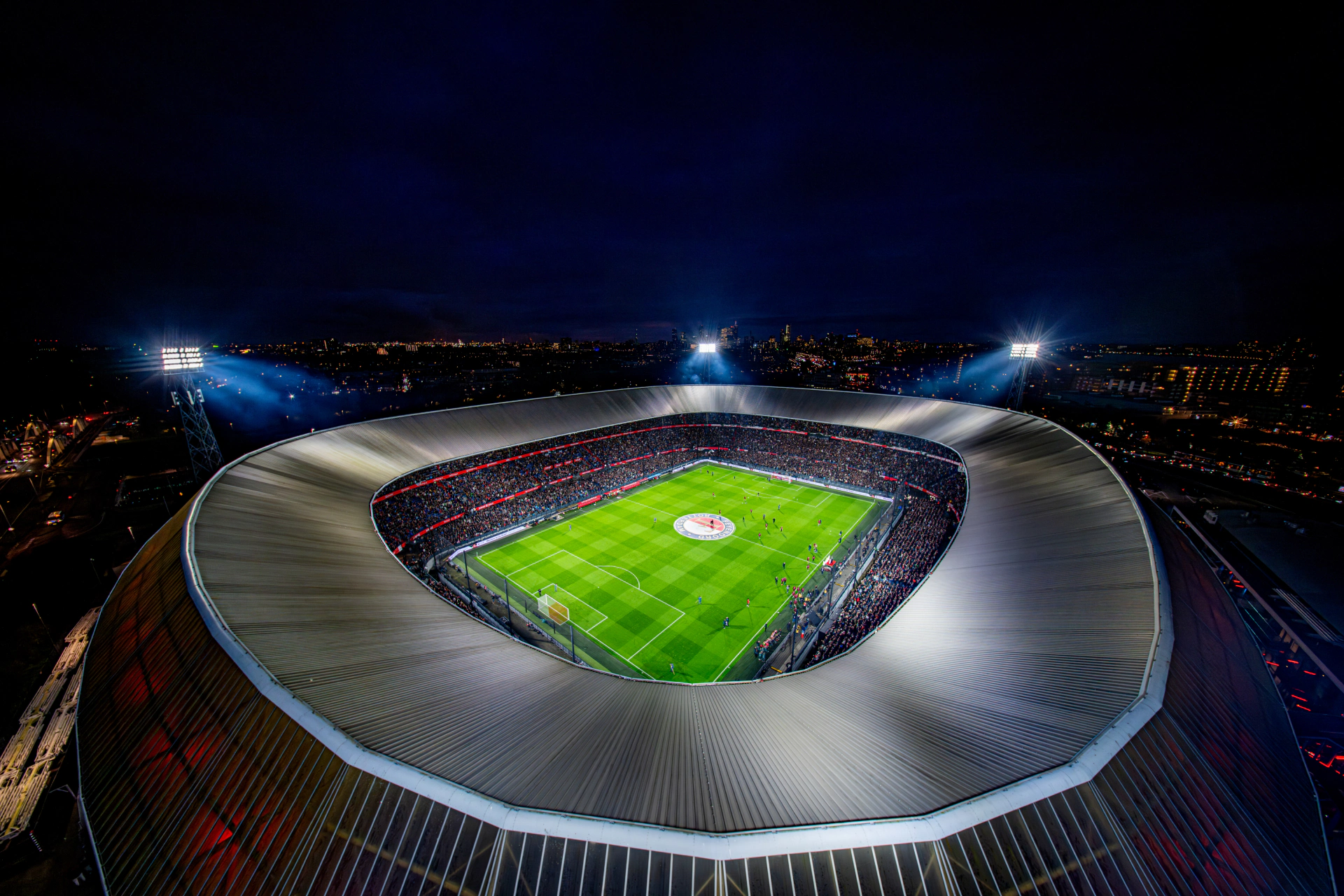 Stadiony FIFA wymagają najwyższych standardów oświetlenia