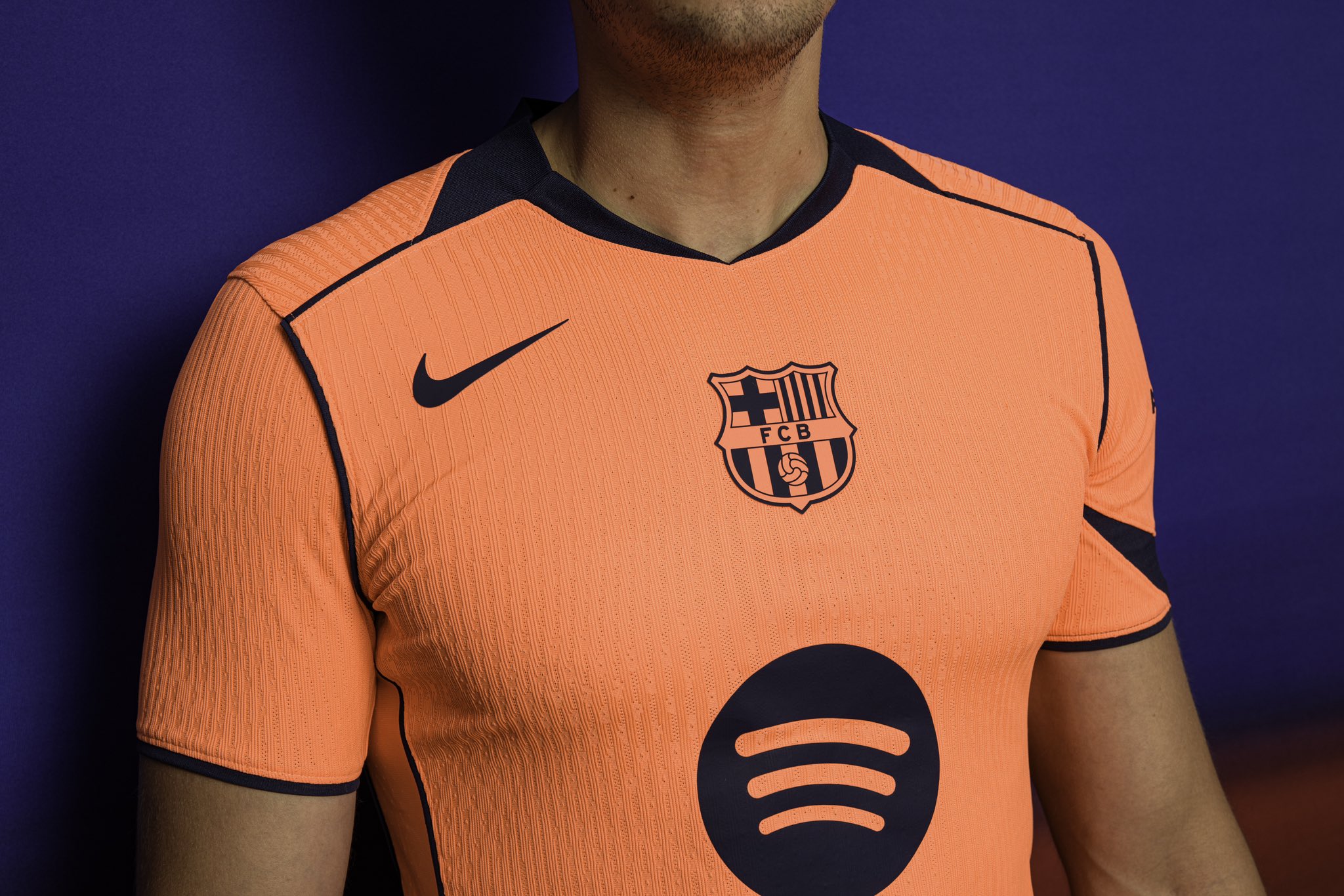 Nowe koszulki Barcelony. Zaskakujący i&#8230; nieprzypadkowy kolor