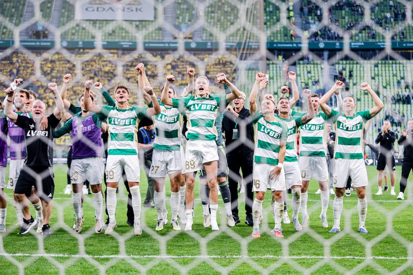 Gdansk, 24.08.2025
EKSTRAKLASA PILKA NOZNA MEZCZYZN MECZ Lechia Gdansk - Arka Gdynia 
POLISH FOOTBALL LEAGUE GAME Lechia Gdansk - Arka Gdynia
NZ radosc celebration cieszynka, team druzyna,
FOT. KRZYSZTOF POLACZYK / 400mm.pl