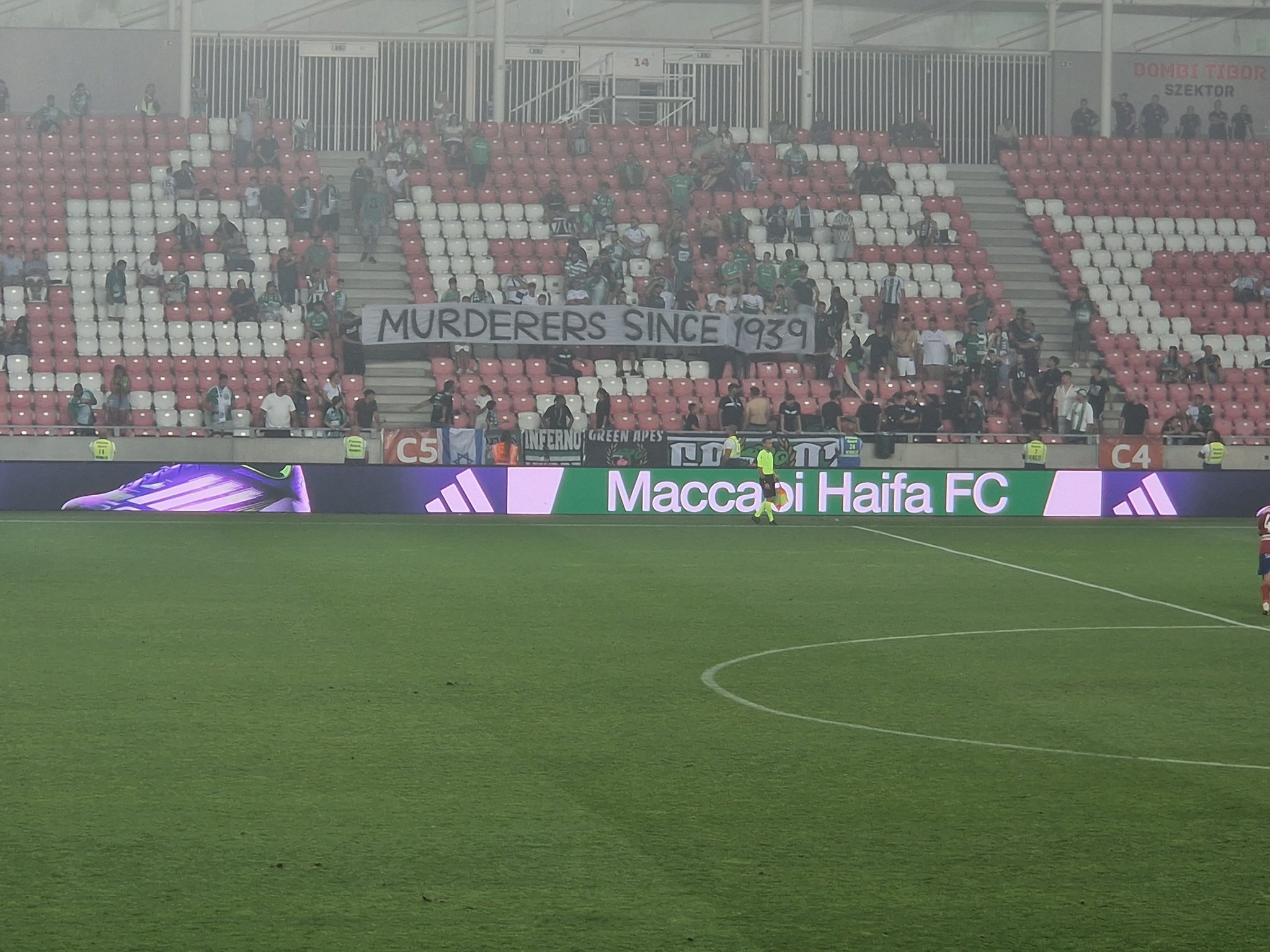 Skandal na meczu Rakowa. Reagują władze klubu, PZPN i politycy. A izraelscy kibice wkrótce przylecą do Polski