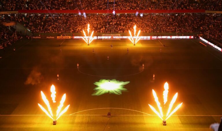 Chopin zabrzmiał na Łazienkowskiej. Podsumowanie pokazów świetlnych