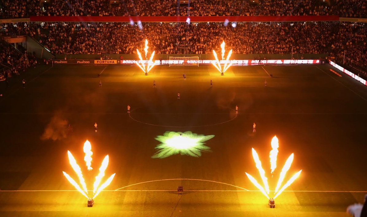 Chopin zabrzmiał na Łazienkowskiej. Podsumowanie pokazów świetlnych