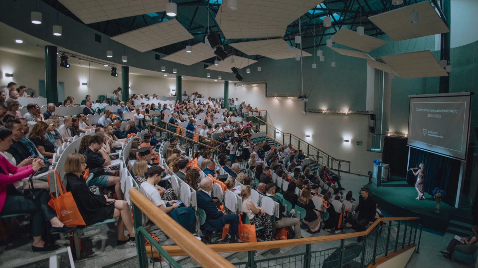 Sport nie zna granic, ale potrzebuje struktur. Rola edukacji menedżerskiej w budowaniu profesjonalnych organizacji