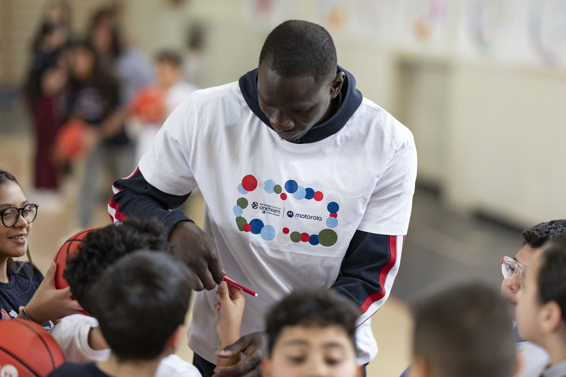 Motorola i Euroliga ponownie łączą siły w ramach drugiej edycji inicjatywy społecznej „Bouncing For Good”