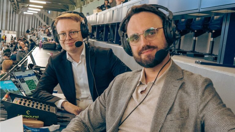 Sebastian Chabiniak i Mateusz Święcicki, komentatorzy Eleven Sports