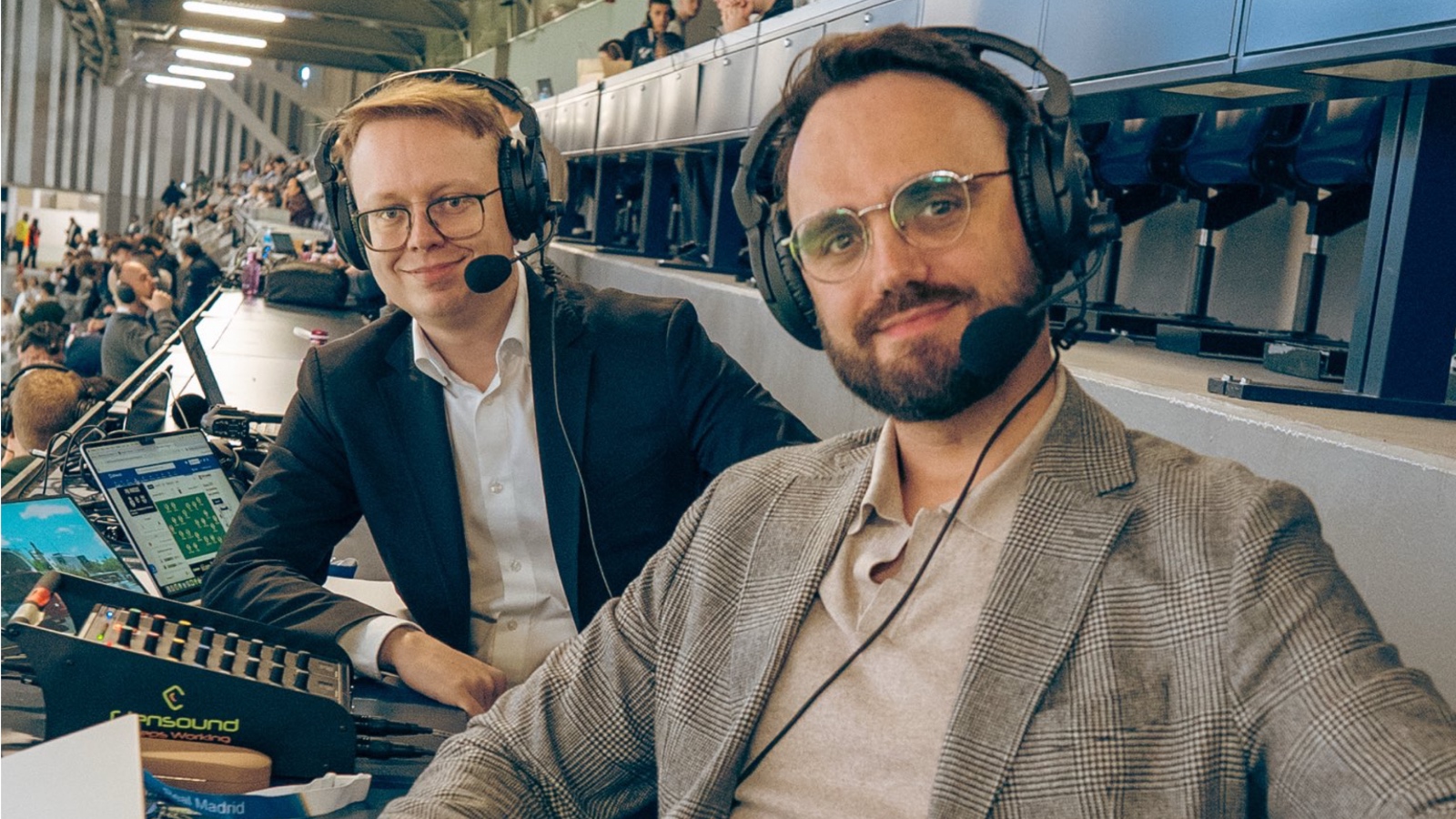 Sebastian Chabiniak i Mateusz Święcicki, komentatorzy Eleven Sports