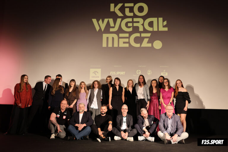 &#8222;Kto wygrał mecz&#8221; inspiruje. Po udanej premierze telewizyjnej dokument rusza na festiwale i do szkół