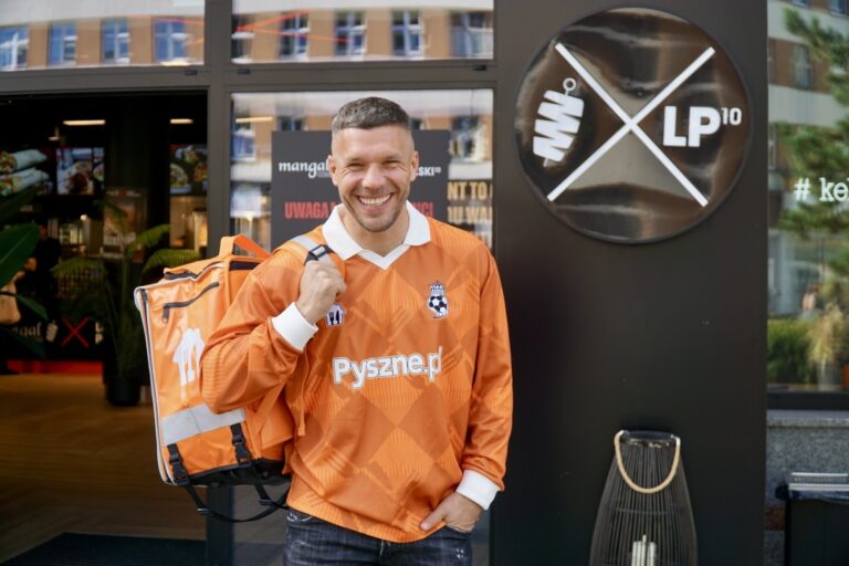 Lukas Podolski podpisał kontrakt z Pyszne.pl! Mangal Döner od teraz w dostawie na wyłączność