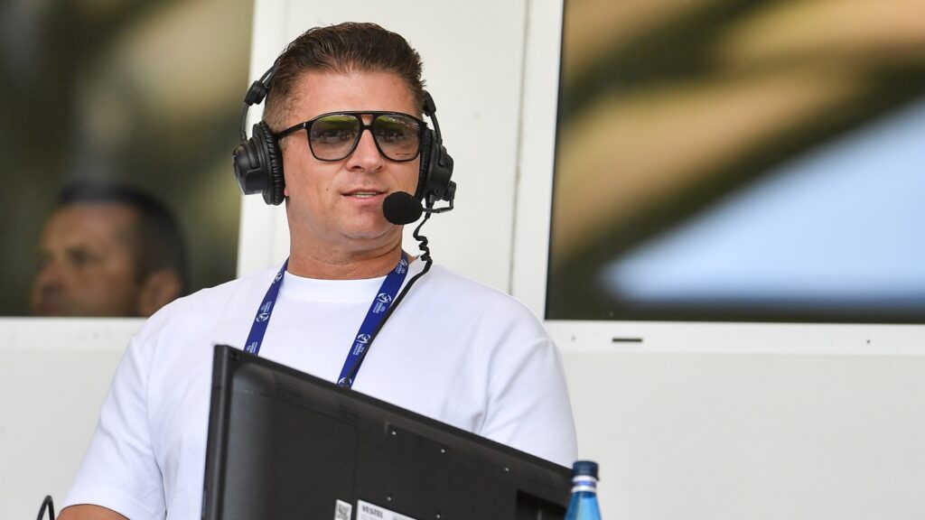 Komentatorski eksperyment Mateusza Borka