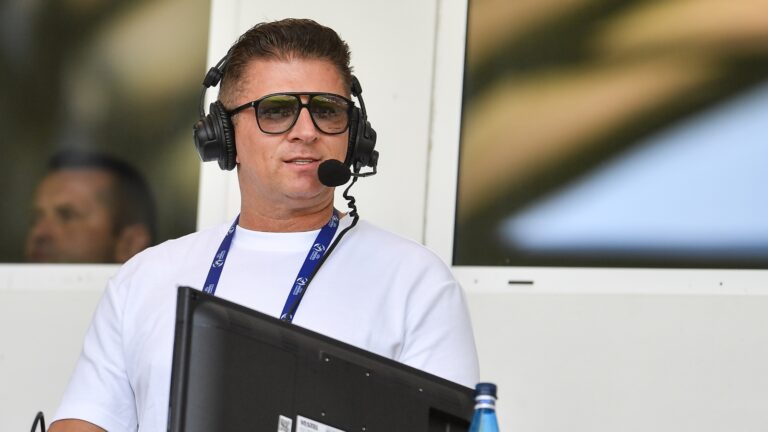 Komentatorski eksperyment Mateusza Borka