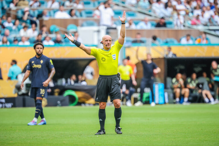 Match between Real Madrid and Juventus in the FIFA Club World Cup Szymon Marciniak POL during the match between Real Madrid and Juventus valid for the round of 16 of the FIFA Club World Cup at the Hard Rock Stadium in Miami, United States on Tuesday, July 1, 2025. MIAMI FLORIDA UNITED OF AMERICA Copyright: xWILLIAMxVOLCOVx
2025.07.01 Miami Gardens
pilka nozna , klubowe mistrzostwa swiata w pilce noznej FIFA
Real Madryt - Juventus Turyn
Foto IMAGO/PressFocus

!!! POLAND ONLY !!!