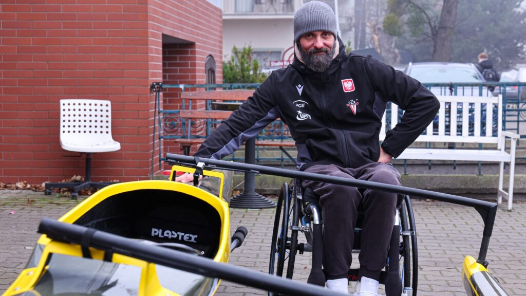 InPost wspiera parakajakarza Jakuba Szpaka w drodze do Los Angeles 2028