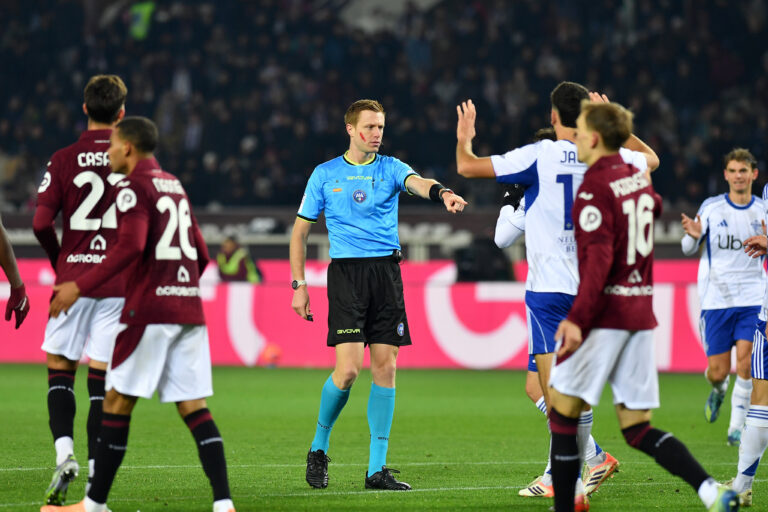 Kevin Bonacina Referee during Campionato Serie A 2025/26 match between Torino FC and of Como Calcio at Olimpico Grande Torino Stadium on November 24, 2025 in Turin, Italy - ph Giuliano Marchisciano (Photo by Giuliano Marchisciano/IPA Sport / ipa-agency.net/IPA/Sipa USA)
2025.11.24 Turyn
pilka nozna liga wloska
Torino FC - Como 1907
Foto IPA/SIPA USA/PressFocus

!!! POLAND ONLY !!!