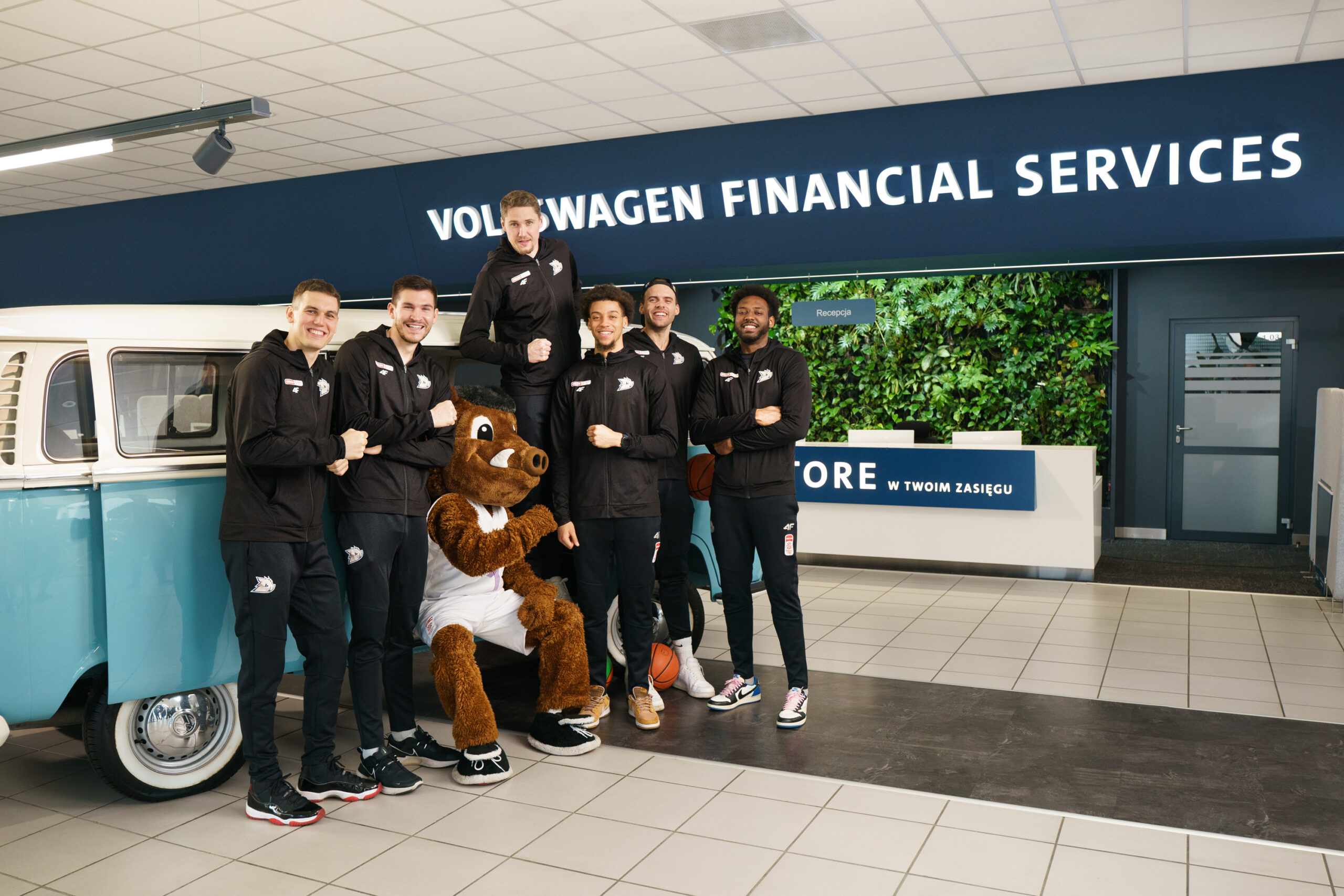 Volkswagen Financial Services i Dziki Warszawa wracają do gry w wielkim stylu