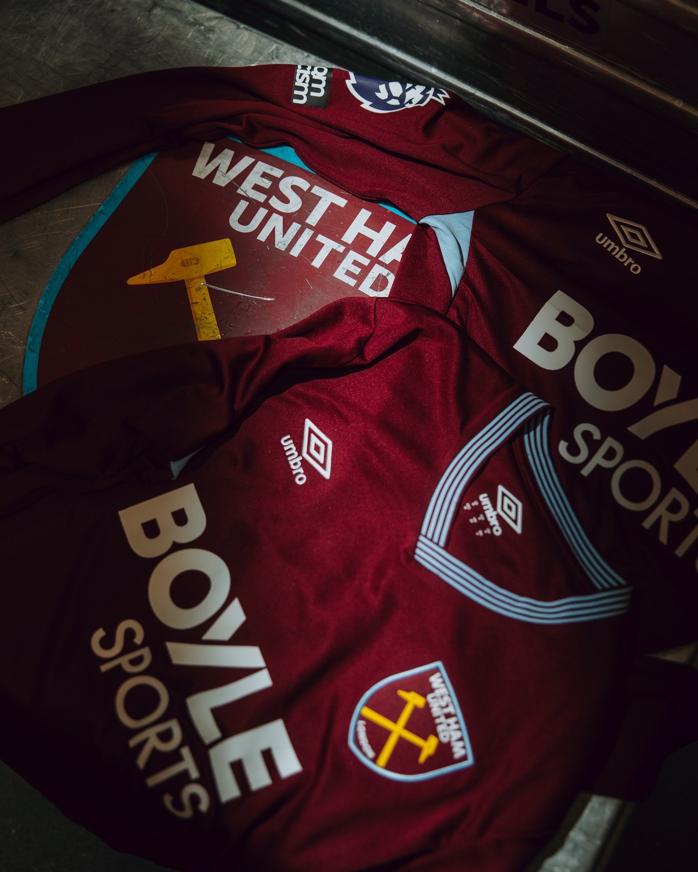 Premier League musi rezygnować z firm bukmacherskich na koszulkach. Kluby szukają nowych partnerów