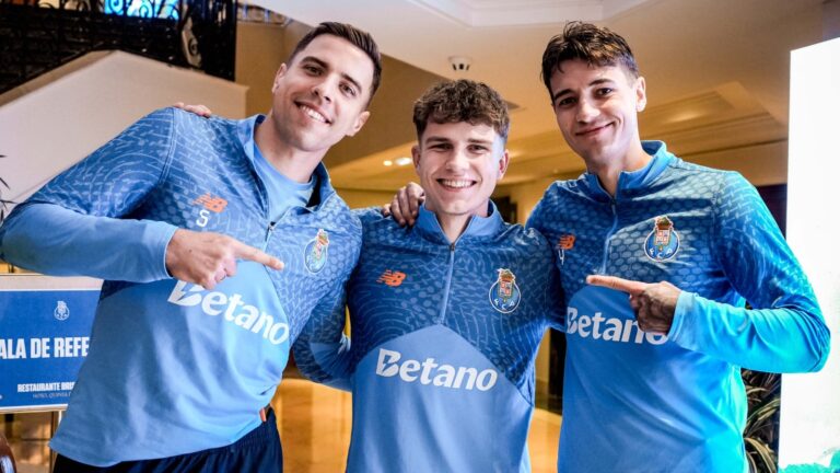 "Polska kolonia" w FC Porto. Poradnik zakupowy dla kibiców po transferze Oskara Pietuszewskiego