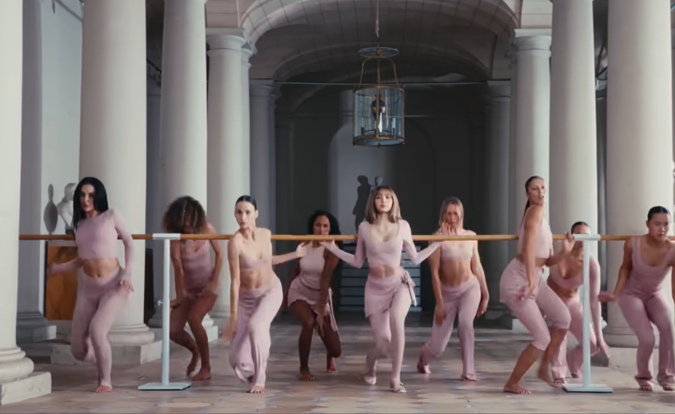 NikeSKIMS i Lisa z BLACKPINK: moda, sport i popkultura łączą siły