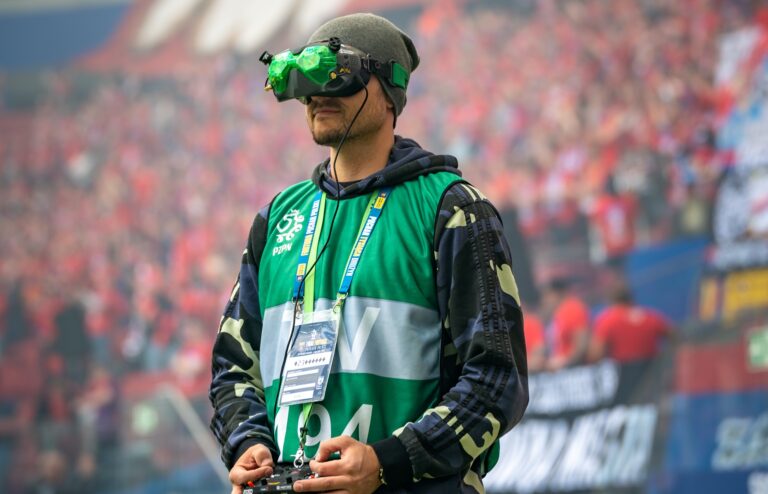 Marcin Kantor, operator dronów FPV (dronujemy.com)