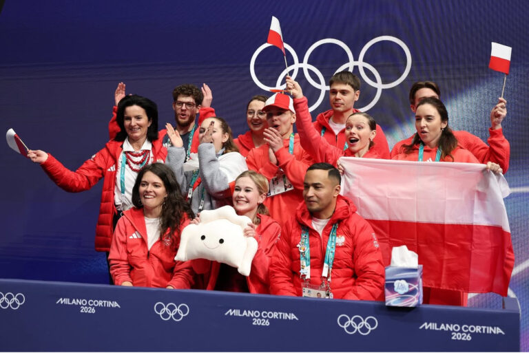 Pieroguszka podbija olimpijskie trybuny. Pluszowy pieróg z Katowic nieoficjalnym symbolem polskiej kadry