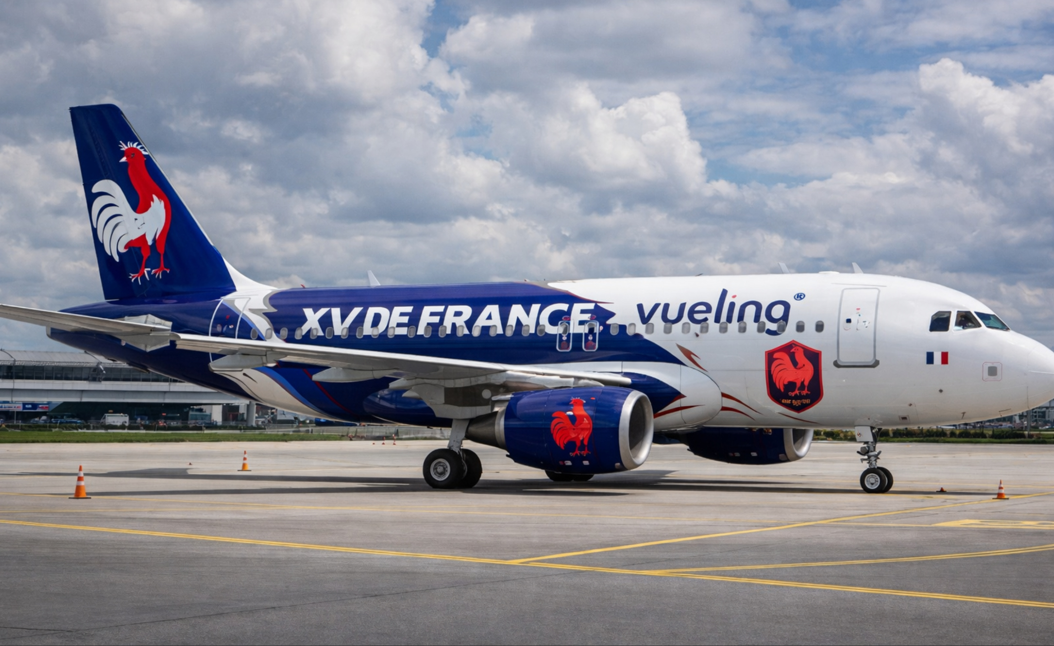 Vueling prezentuje specjalną okleinę samolotu w barwach XV de France