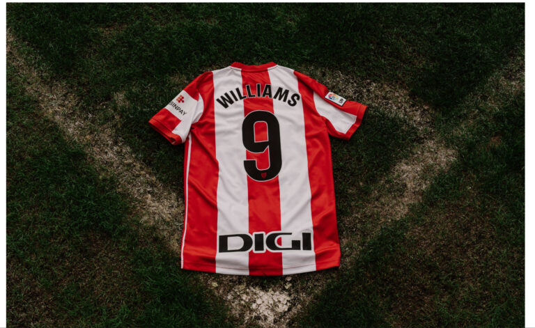 Szymon Marciniak i Matty Cash w serialu „Peaky Blinders”