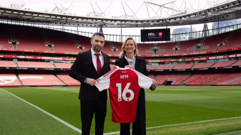 Współpraca Arsenalu z HFM. Wykorzystanie globalnego zasięgu