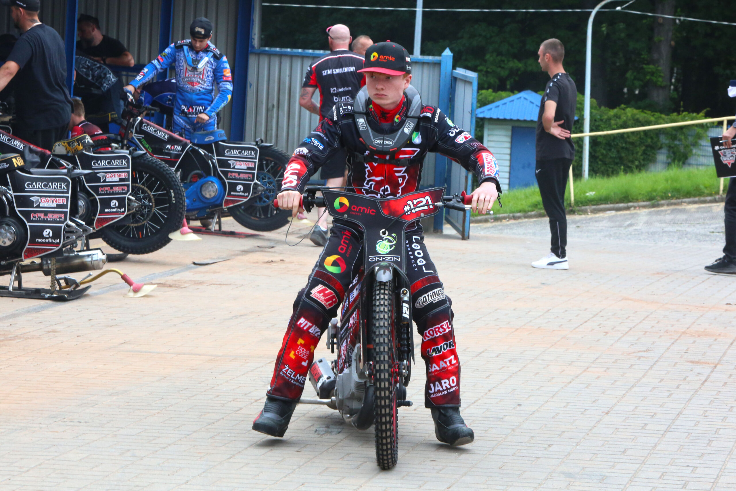 AMIC Energy przedłuża współpracę z Maksymilianem Pawełczakiem