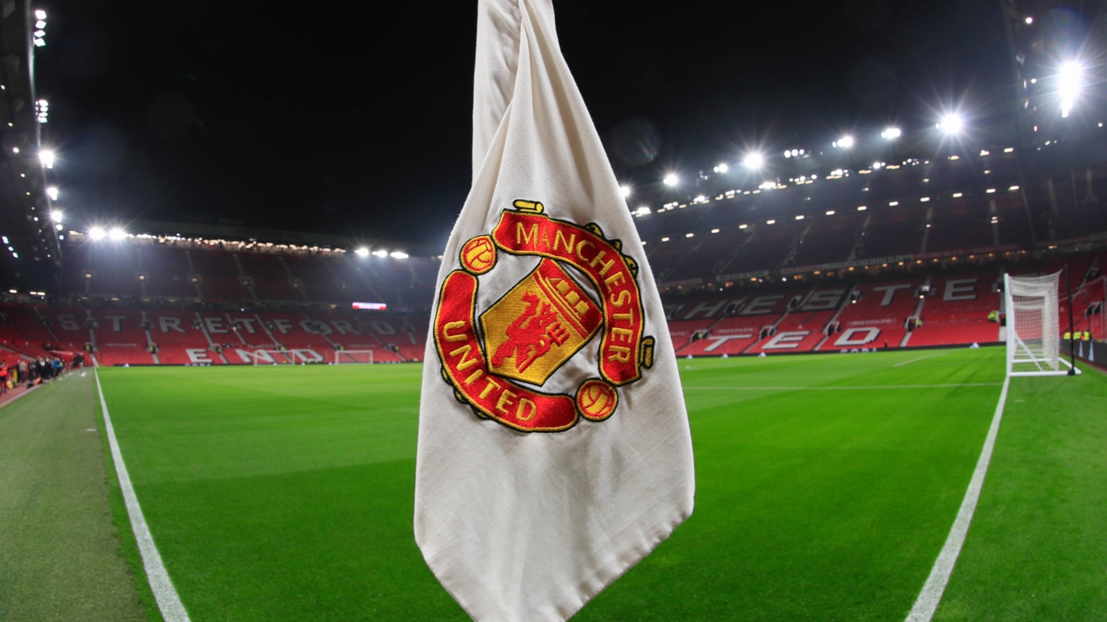 Analiza finansów piłkarskich gigantów z Anglii i Holandii