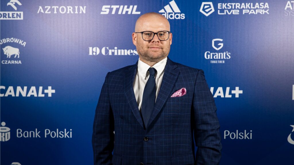 Ekstraklasa Live Park z kolejnymi nowinkami technologicznymi. Półautomatyczny spalony w przyszłym sezonie [WYWIAD]