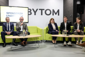 Polski hokej chce wygrać nie tylko na lodzie. PZHL buduje „hokejową wiosnę” w kilku miastach