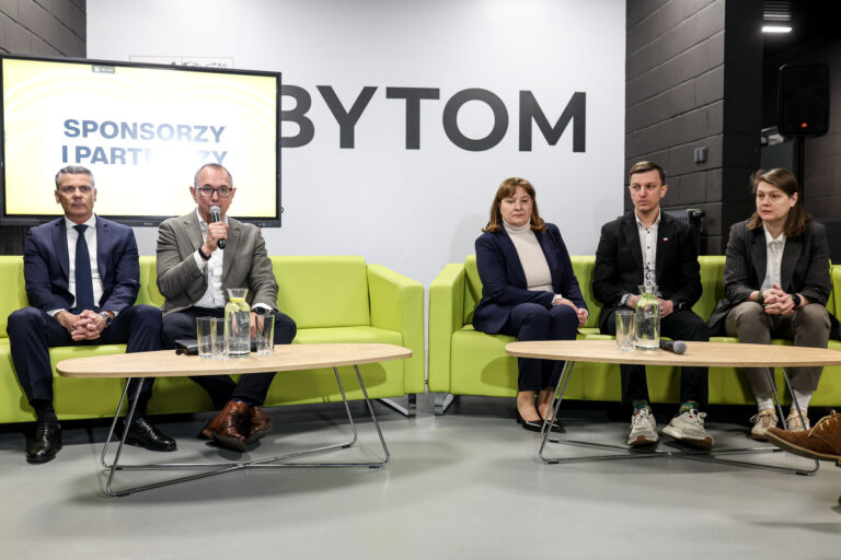 Polski hokej chce wygrać nie tylko na lodzie. PZHL buduje „hokejową wiosnę” w kilku miastach