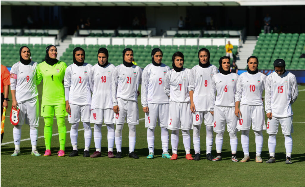 Kontrowersje wokół irańskiego futbolu – piłkarki wróciły do kraju, piłkarze pod presją