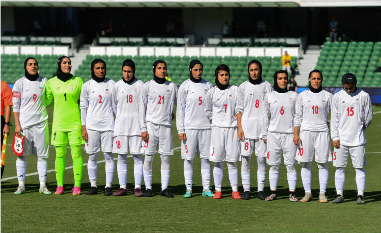 Kontrowersje wokół irańskiego futbolu – piłkarki wróciły do kraju, piłkarze pod presją