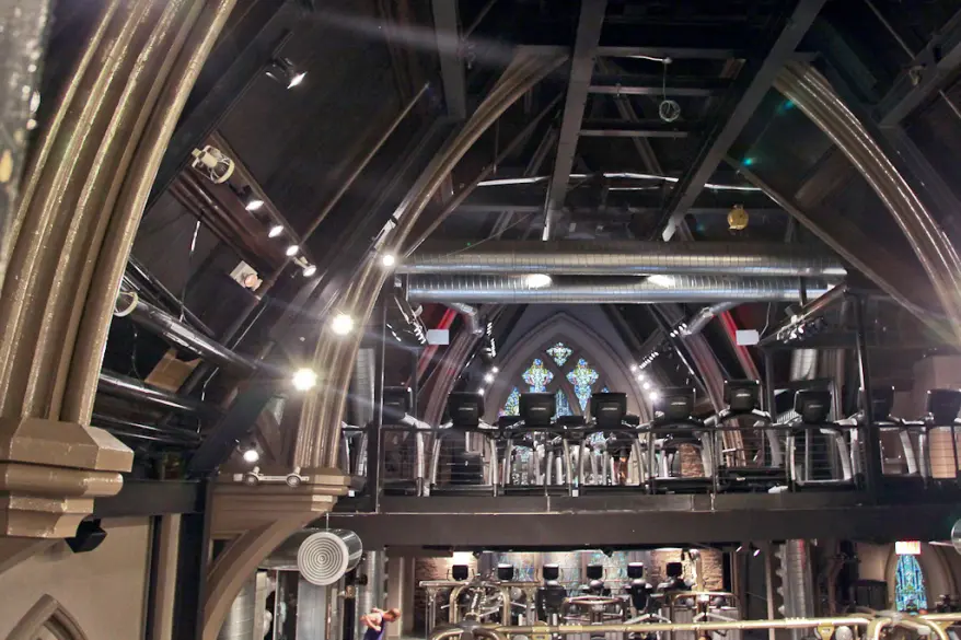 Siłownie w… kościołach i muzeach. Nowy trend w fitnessie