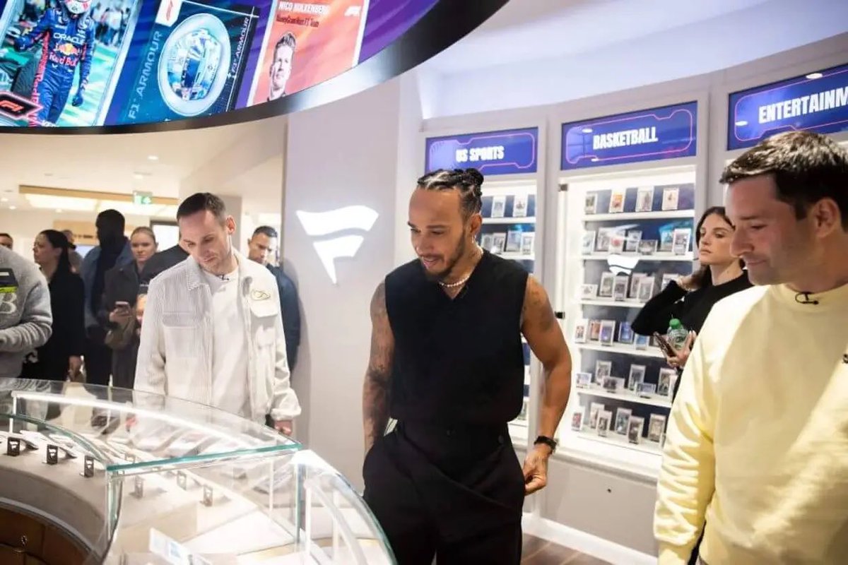 Biznes kart kolekcjonerskich Lewisa Hamiltona