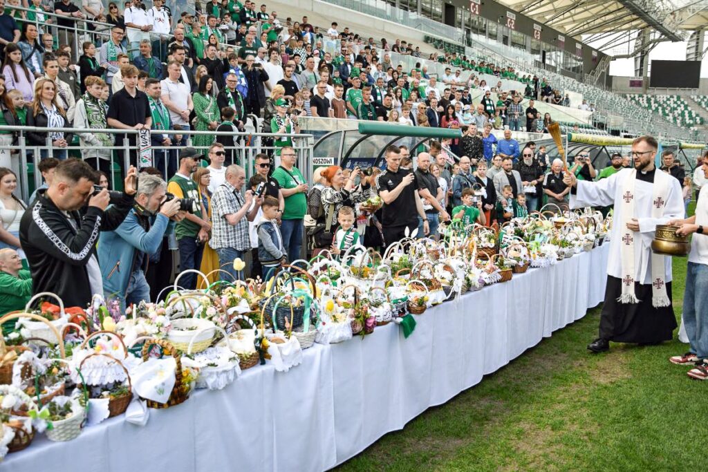 Kluby piłkarskie w Polsce zorganizują święcenie pokarmów przed Wielkanocą