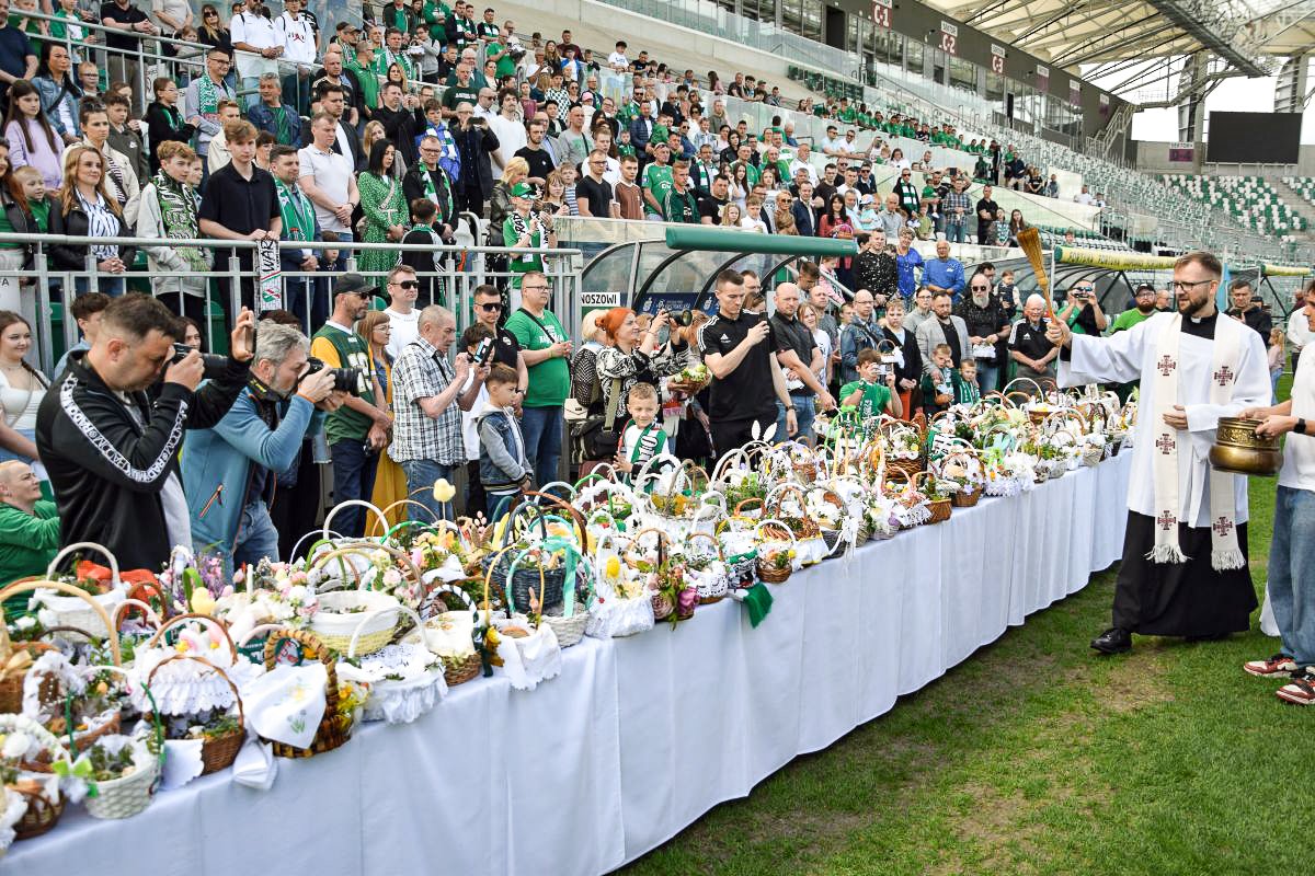 Kluby piłkarskie w Polsce zorganizują święcenie pokarmów przed Wielkanocą