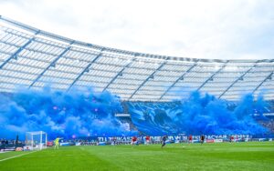 2026.04.19 Chorzow
Pilka nozna Pierwsza Liga Betclic 1 Liga Sezon 2025/2026
Ruch Chorzow - Wisla Krakow
N/z stadion, obiekt sportowy, Superauto Stadion Slaski w Chorzowie, Kociol Czarownic, pirotechnika, piro, oprawa pirotechniczna
Foto Marcin Bulanda / PressFocus

2026.04.19 Chorzow
Football Polish Betclic First I League Season 2025/2026
Ruch Chorzow - Wisla Krakow
stadion, obiekt sportowy, Superauto Stadion Slaski w Chorzowie, Kociol Czarownic, pirotechnika, piro, oprawa pirotechniczna
Credit: Marcin Bula