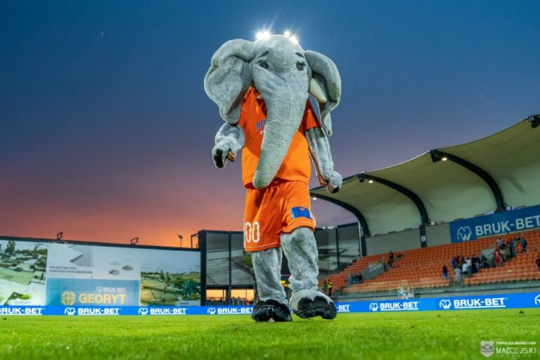 Real Time Marketing w Ekstraklasie. Termalica błyskawicznie odpowiada Misiurze