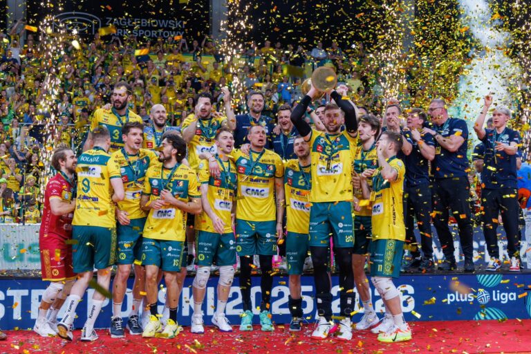 Aluron CMC Warta Zawiercie mistrzem Polski. Podczas świętowania trofeum… okazało się nietrwałe